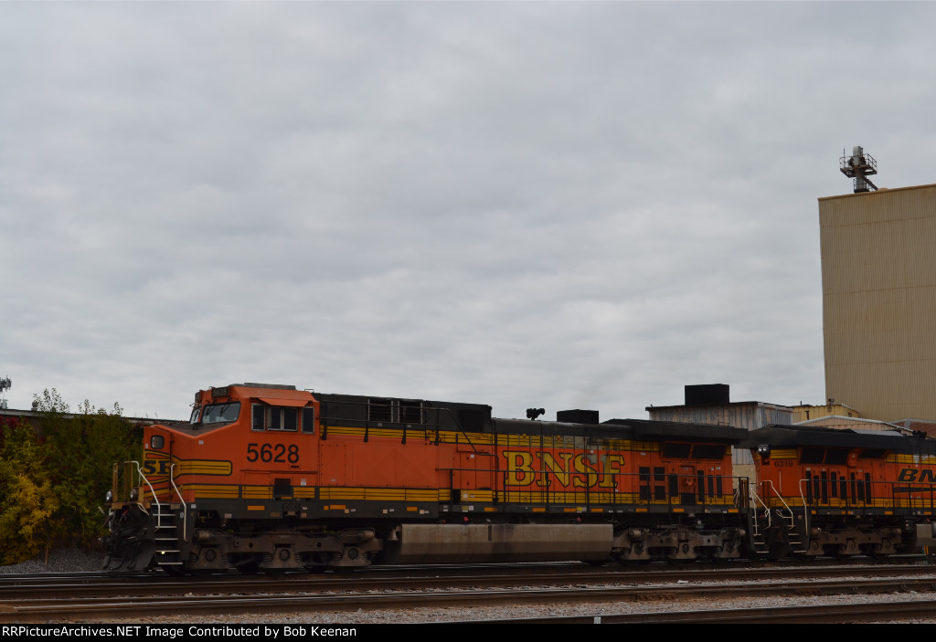 BNSF 5628